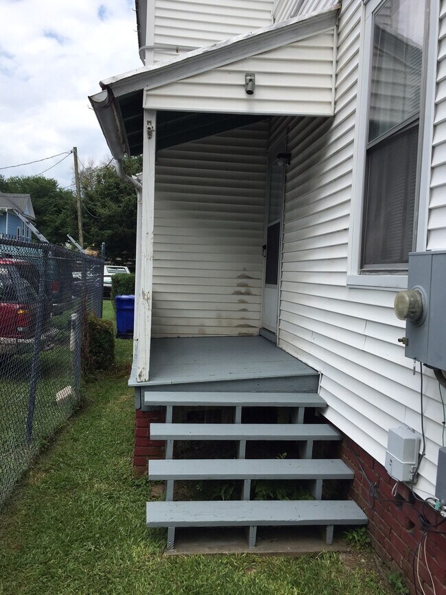 Building Photo - McCarty_Broad St Duplex_505-507