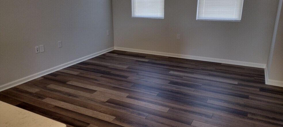 Building Photo - Room in Townhome on Kipp Ln