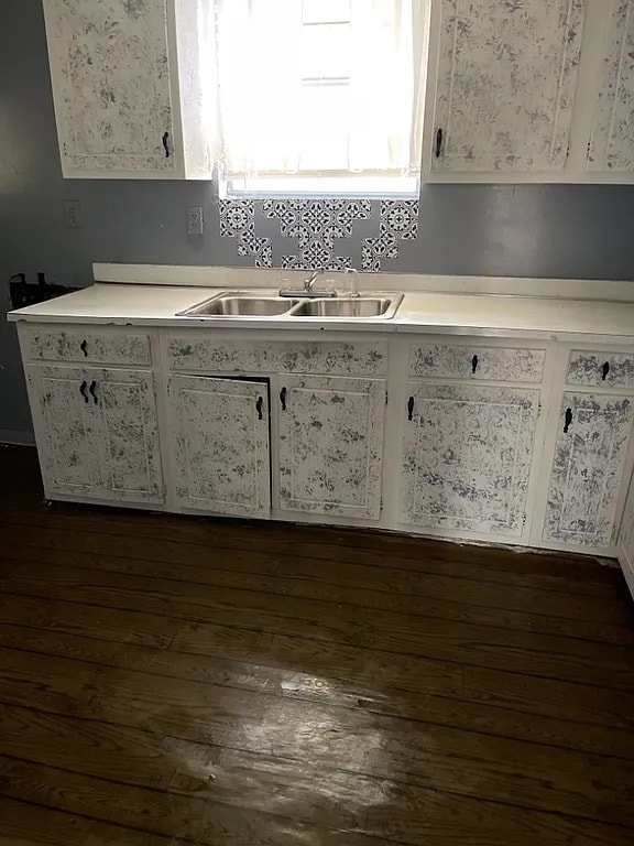 Building Photo - 3 Bedroom 1 Bathroom