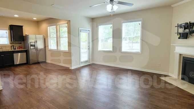 Building Photo - 10 Ontario Ct