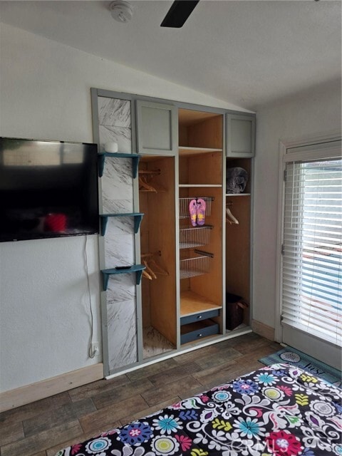 Building Photo - 917 Helmsdale Ave