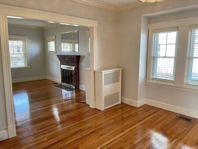 Building Photo - 222 Holbrook Rd