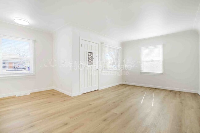 Building Photo - 1741 Newark St