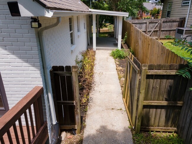 Building Photo - **REMODELED EAST NASHVILLE BUNGALOW IN HIG...