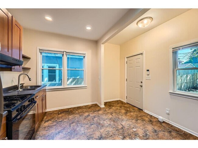 Building Photo - 3014 N Humboldt Ave