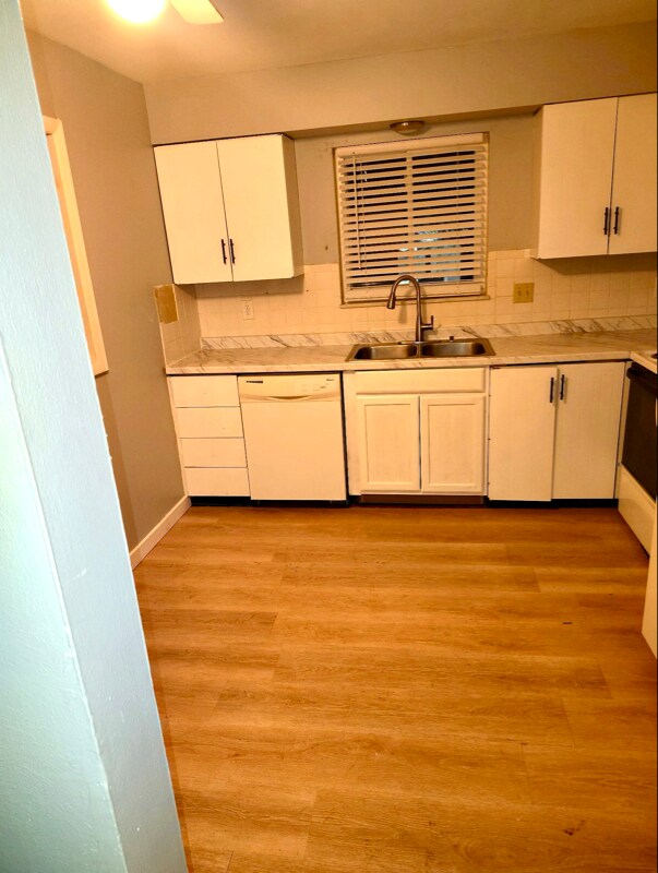 Building Photo - 10065 Puttington Dr