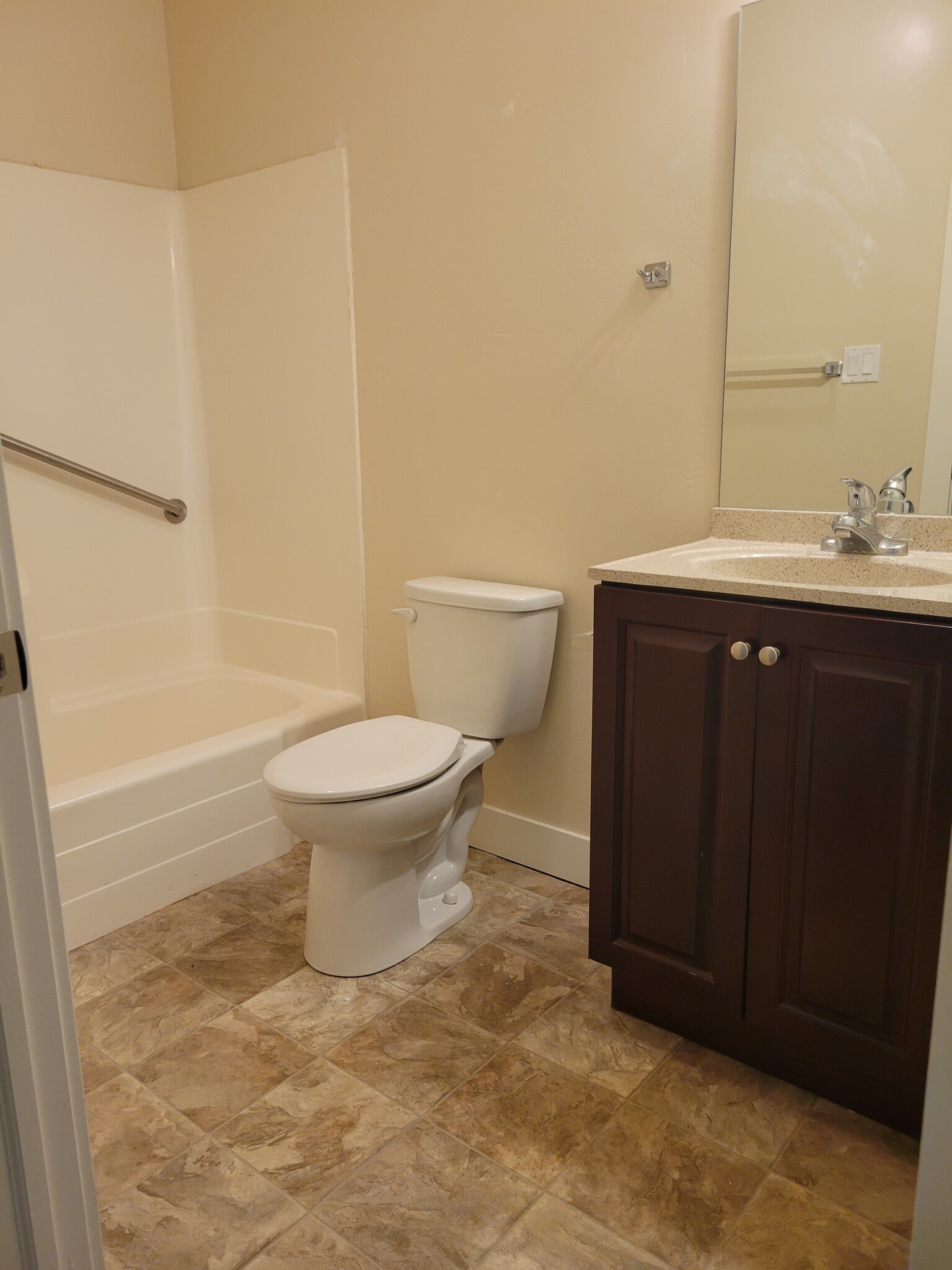 Building Photo - 215 E 100 N