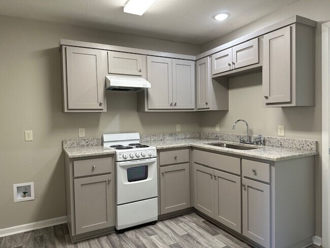 Building Photo - ONEAL.1713/15