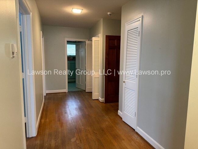 Building Photo - Spacious South Roanoke Home with Lawn Care Included
