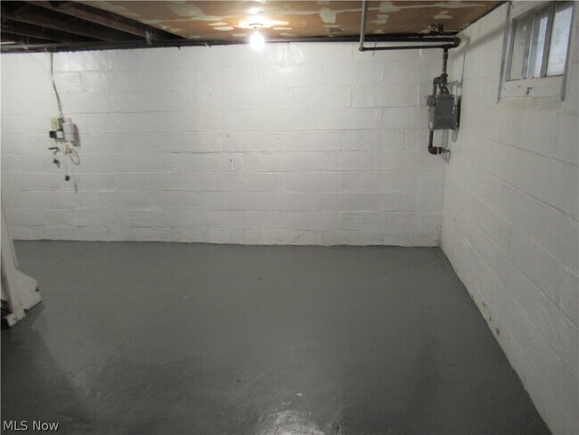 Building Photo - 378 Columbus St