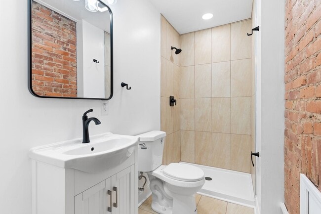 Building Photo - 2 Bed 1 bath House