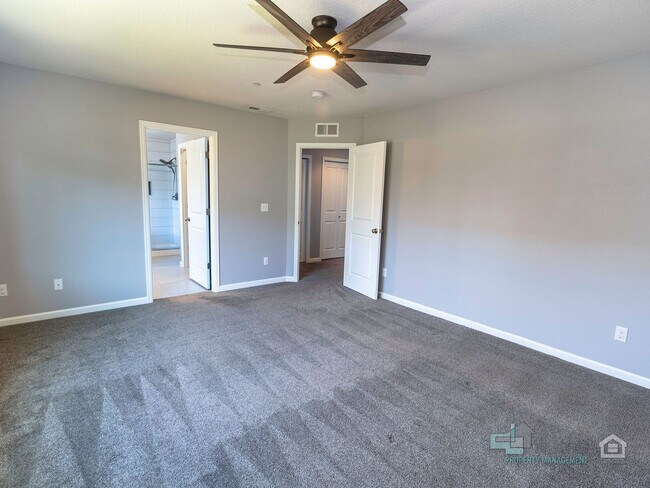 Building Photo - Spacious 4 Bedroom Home with Solar Power N...