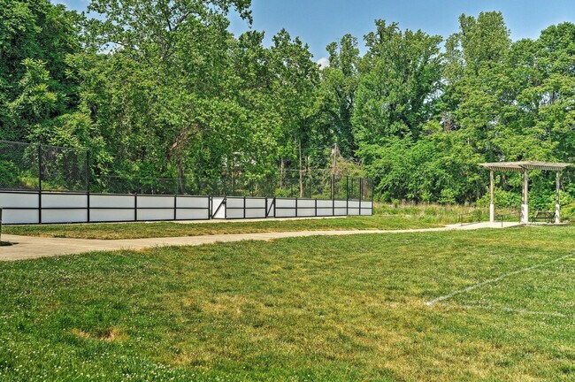 Building Photo - 1414 Regester Ave