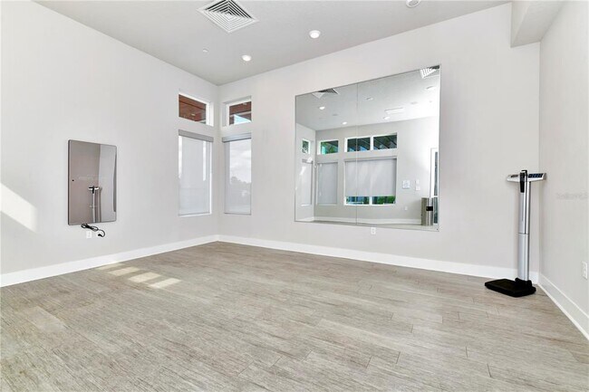 Building Photo - 7770 Sandy Ridge Dr