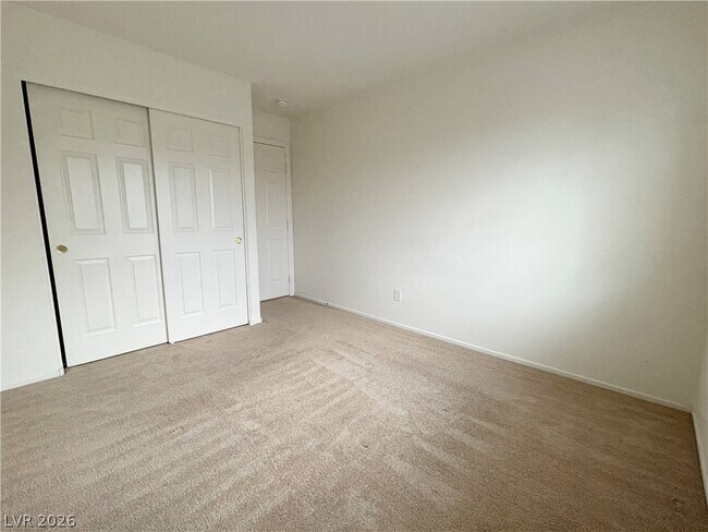 Building Photo - 2825 Woodland Park Ave