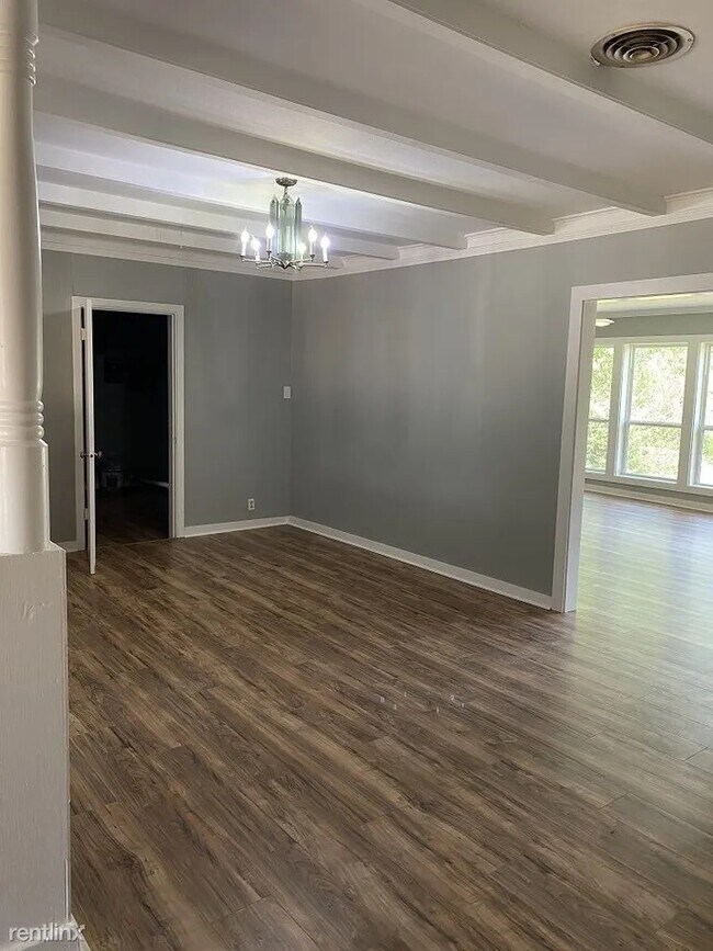 Building Photo - 731 Inwood Dr