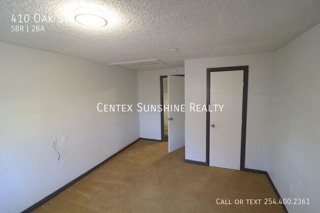 Building Photo - 410 Oak St