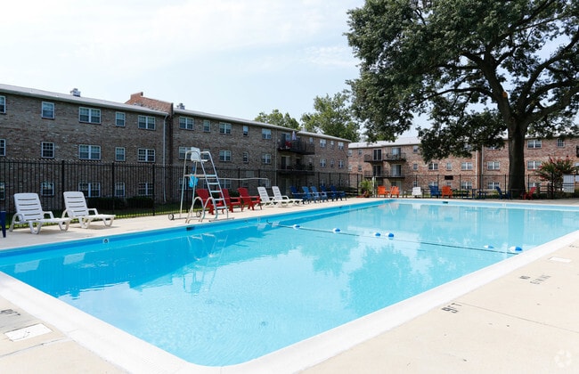 Building Photo - Stage Coach / Olde Stage / Severn Square