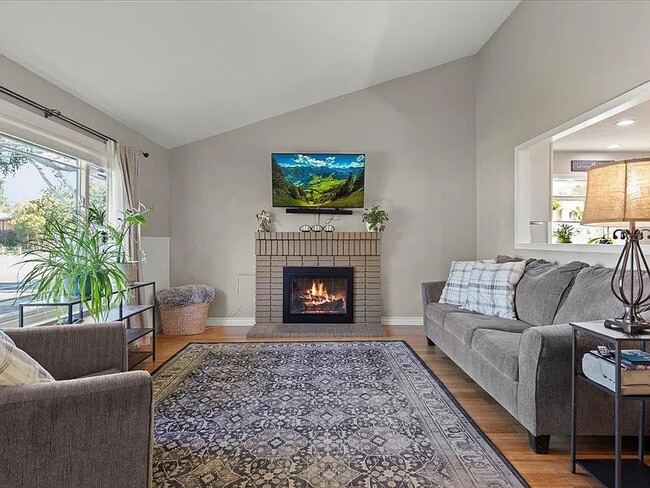 Building Photo - 7330 Wren Ave