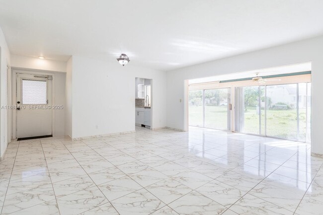 Building Photo - 16985 SW 113th Ct