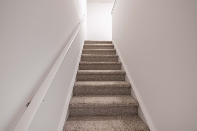 Building Photo - 3BD Townhome Walking Distance to Downtown READY MAY 20TH