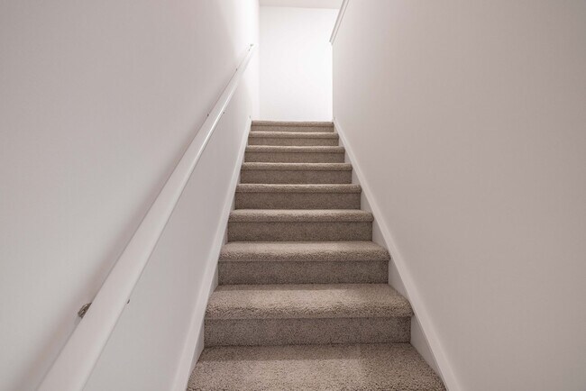 Building Photo - Free Month's Rent! NEW Townhome within Wal...