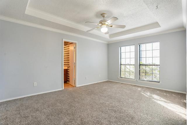 Building Photo - 362 S Stewart Ave