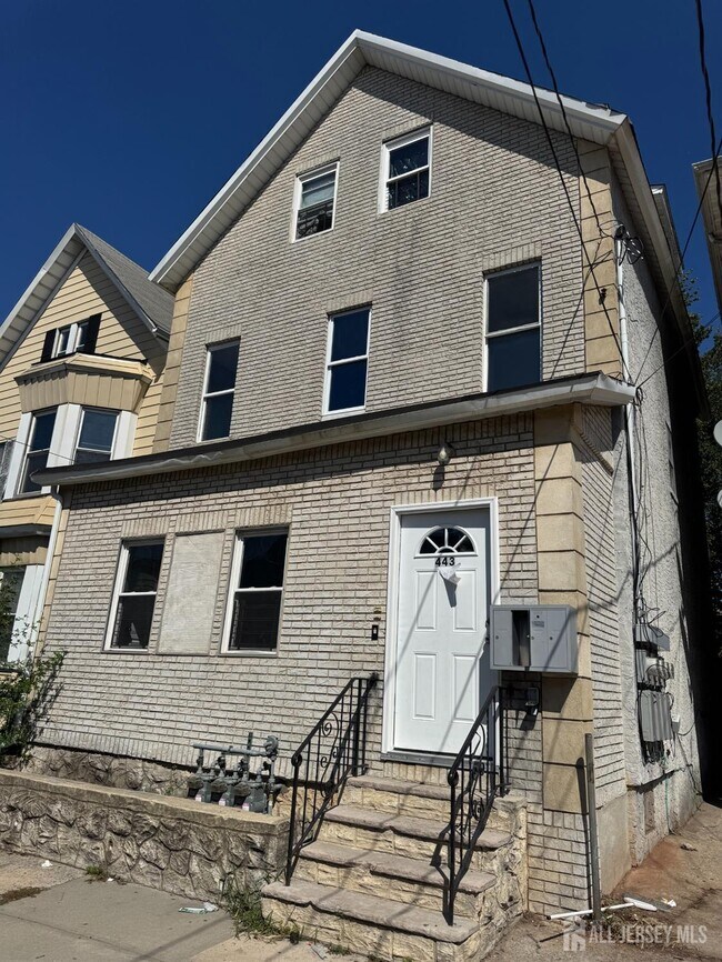 Building Photo - 443 Fulton St
