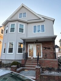 Building Photo - 11 Hatch St