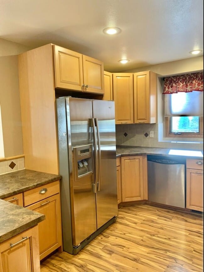 Building Photo - Exceptional 2 Bedroom, 2 Bath Ranch Townhome with 2 Car Attached Garage in Fort Collins, CO