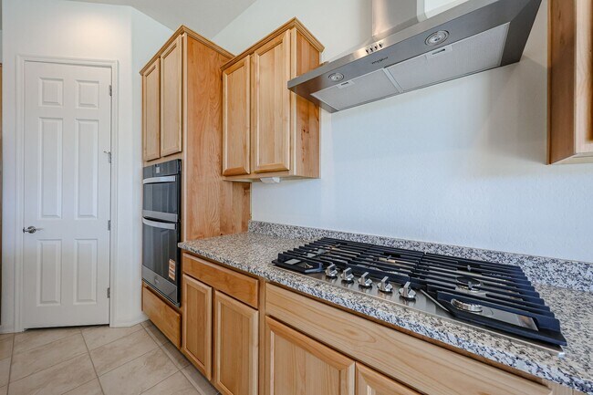 Building Photo - 4 Bedroom Home in Asante Community