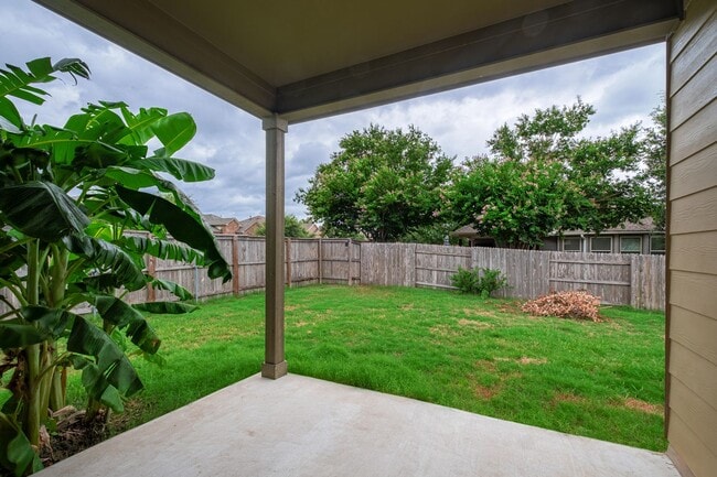 Building Photo - Peaceful 3 Bedroom, 2 Bath Home in Fantastic Paloma Lake Community!