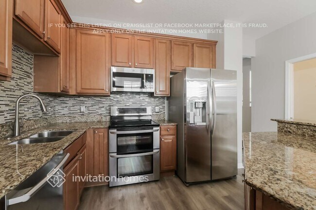 Building Photo - 2421 Lexington Oak Dr