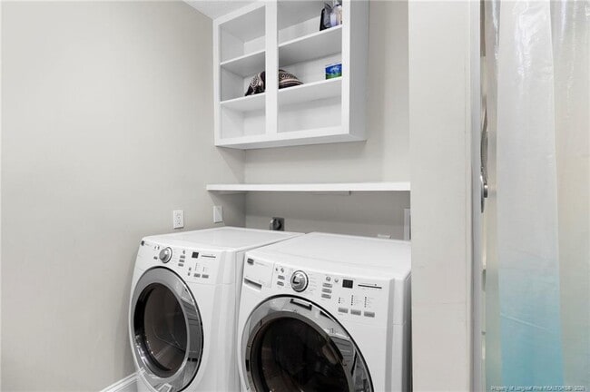 Building Photo - 2219 Westdale Dr