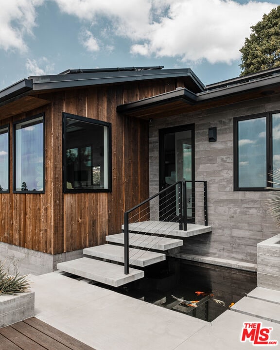 Building Photo - 2532 Canyon Oak Dr