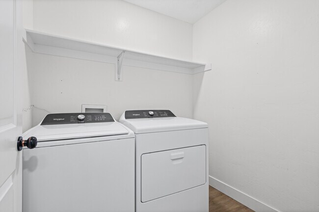 Building Photo - 1572 S Bridle Path Loop