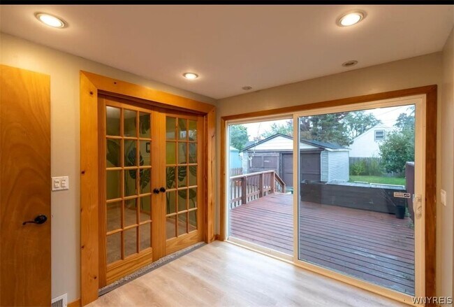 Building Photo - 19 Hobmoor Ave