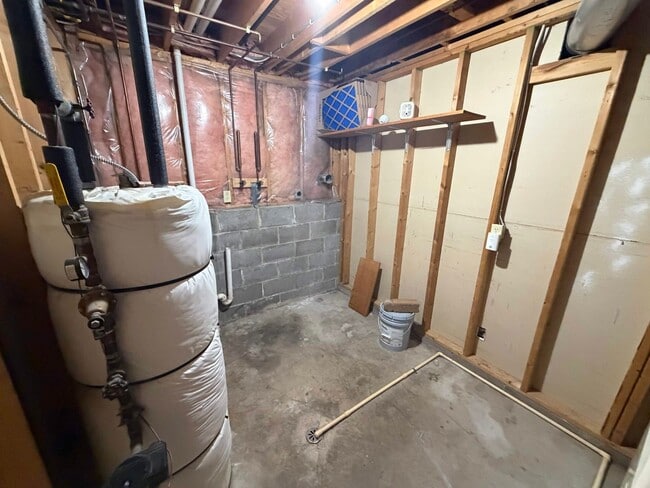 Building Photo - 3303 Eddy Ln