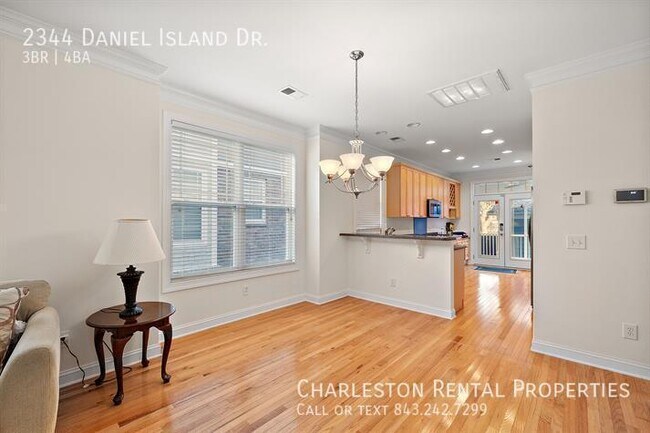 Building Photo - 2344 Daniel Island Dr