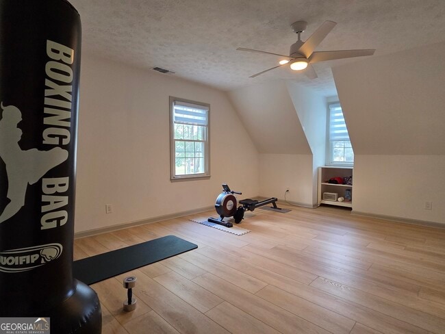 Building Photo - 215 Calgary Dr