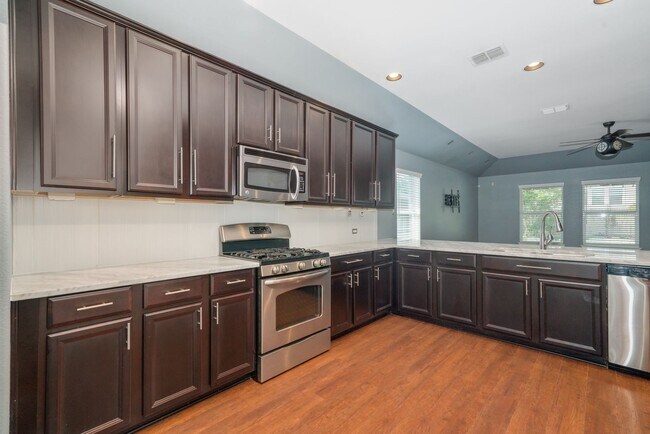 Building Photo - 292 Strawberry Blonde Dr