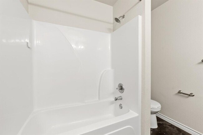 Building Photo - 917 Ramblewood St