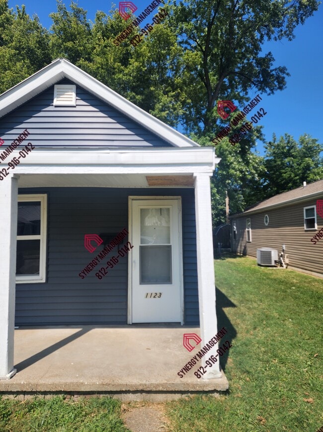 Primary Photo - 1123 Helm St