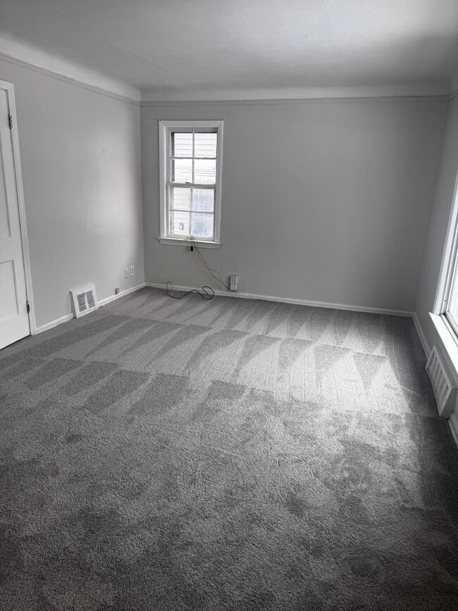 Building Photo - 15401 Benhoff Dr