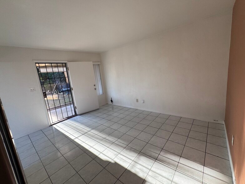 Building Photo - 353 S 37th St
