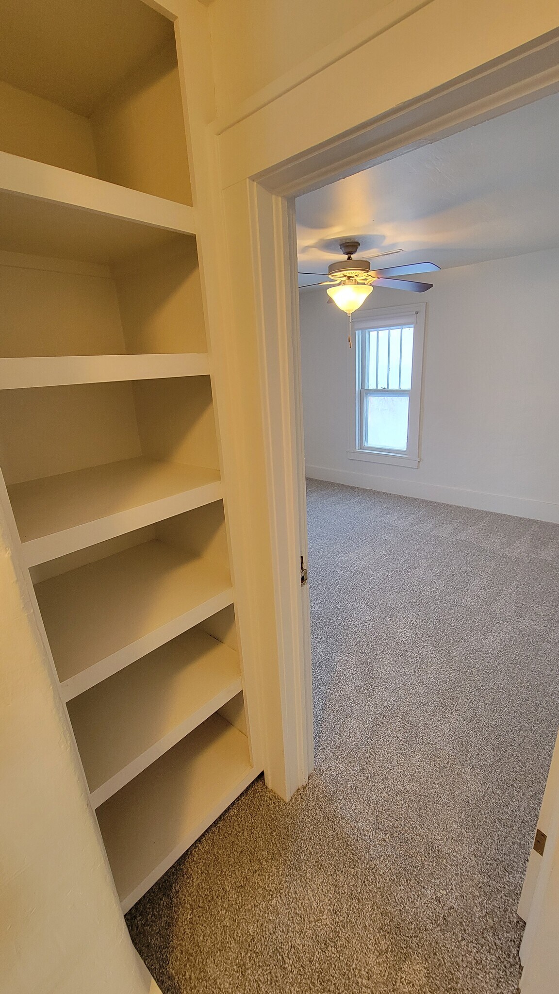 Building Photo - 1025 C Ave