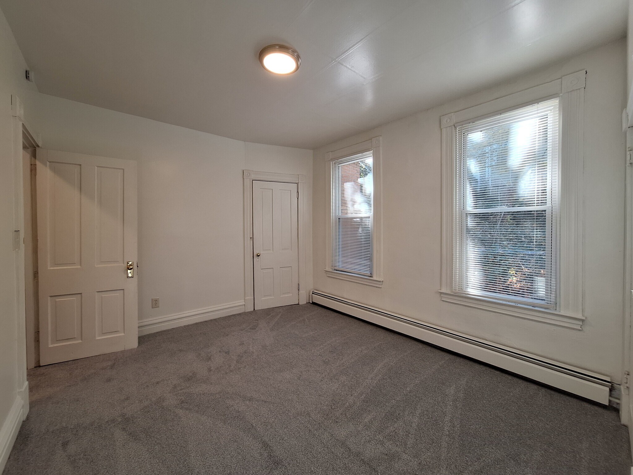 Building Photo - 822 McLain St