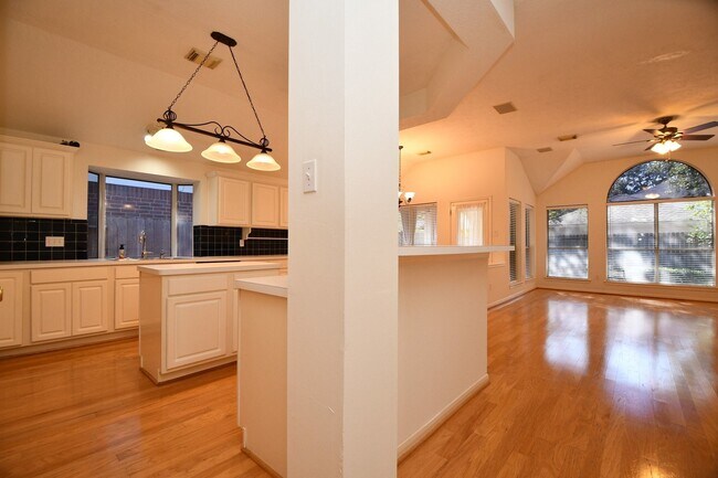 Building Photo - 1215 Wood Haven Ct