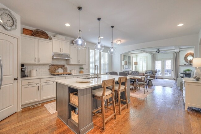 Building Photo - 3779 Wareham Dr