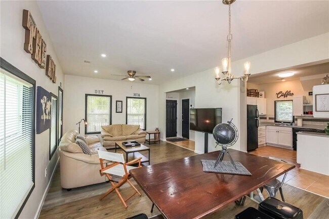 Building Photo - 64 Moury Ave SE